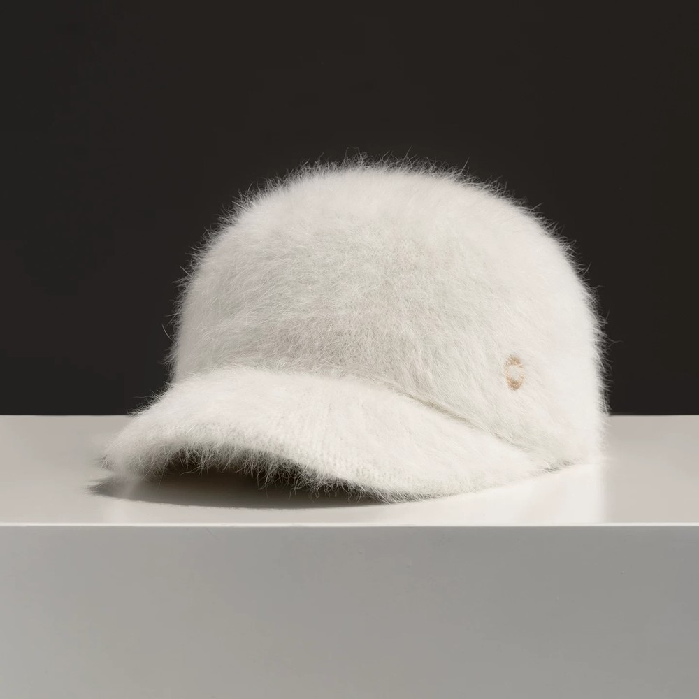 OCTOBRE — Angora hat
